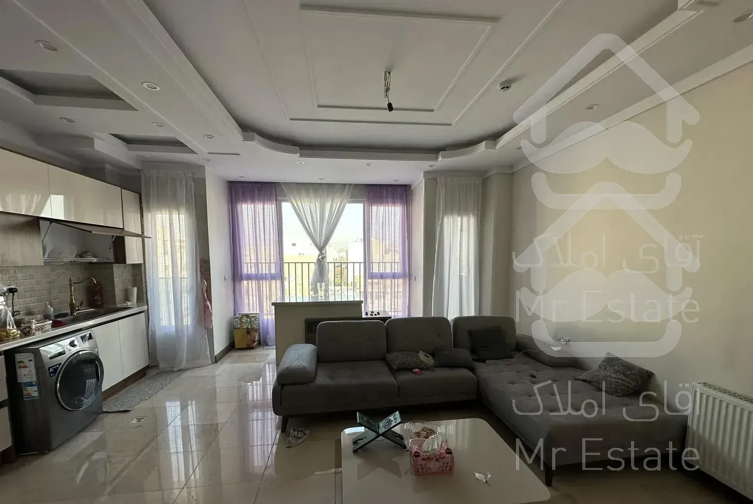 ۶۰ متر دور میدان