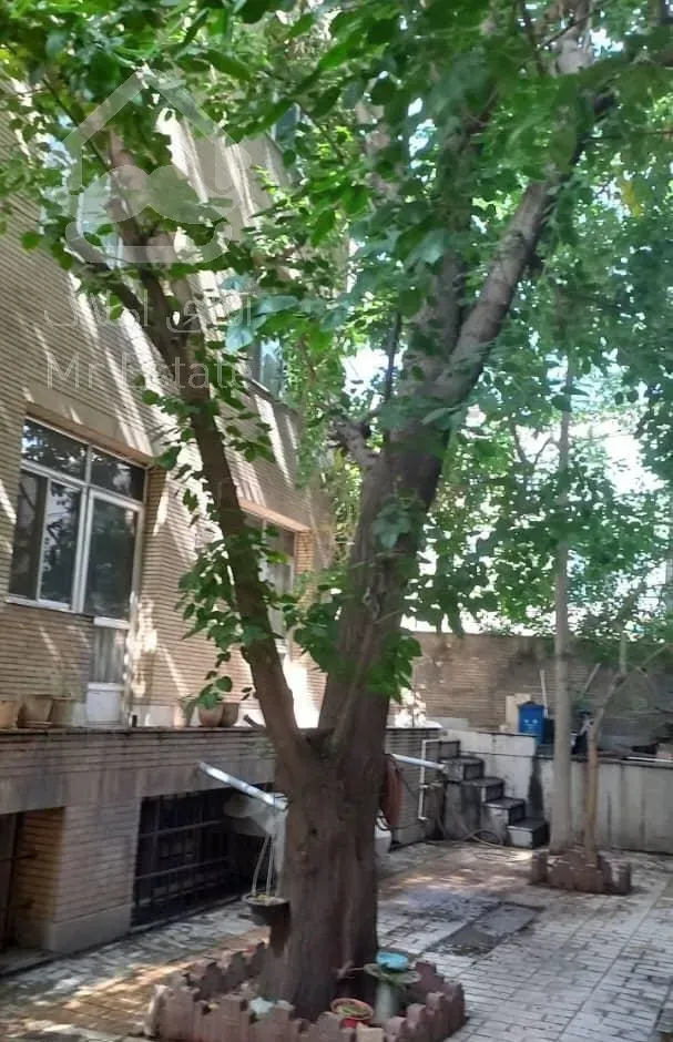 ۱۲۰متردوخواب با ۱۰۰مترحیاط اختصاصی شیک وتمیز