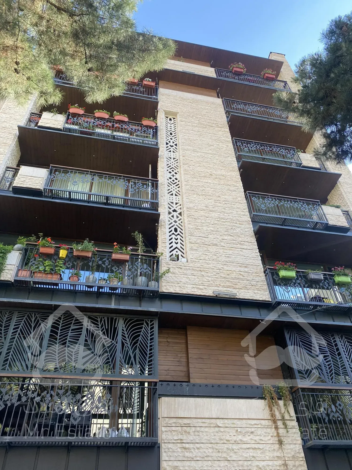 ۲۳۰ منر فرمانیه شرقی/مهماندوست