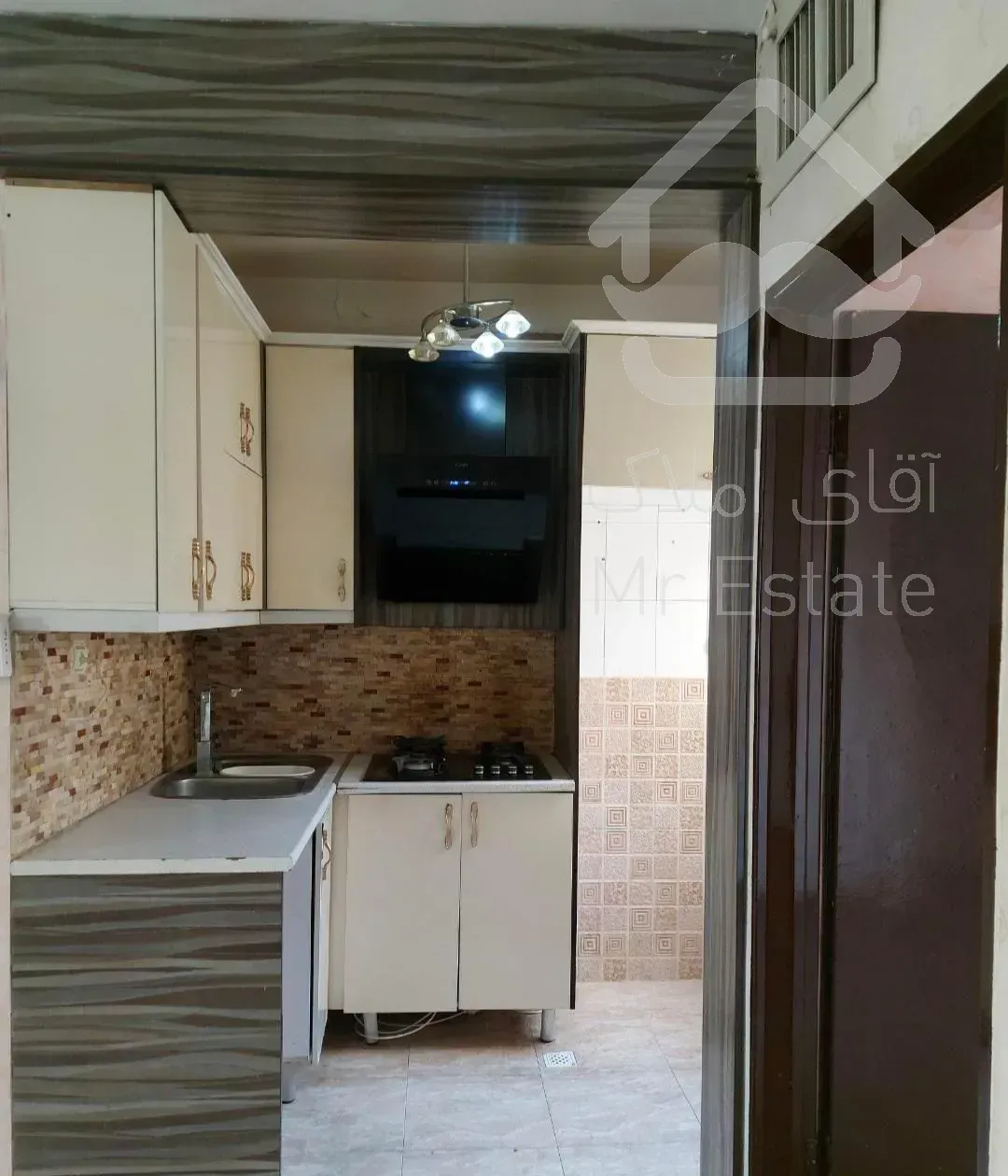 فروش آپارتمان ۴۲ متری ۱ خوابه طبقه ۴ در ایران