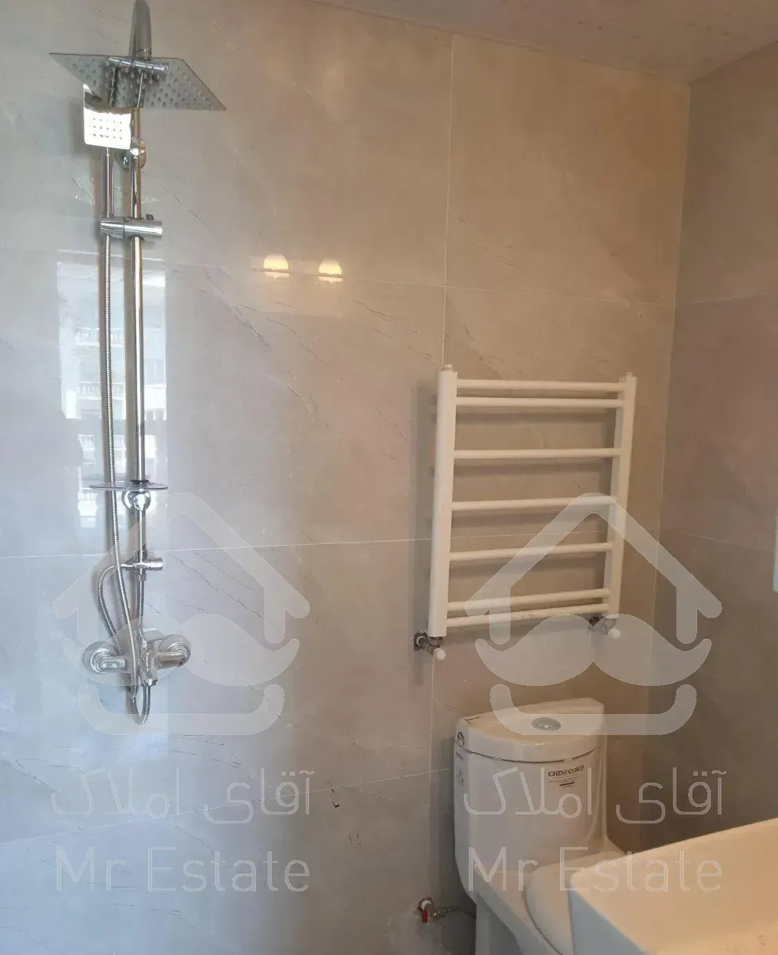 آپارتمان ۱۰۰ متر نوساز        داخل شهرک نمک آبرود