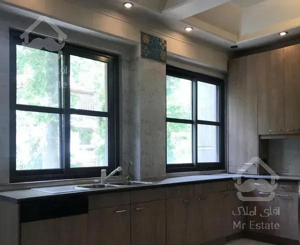 ۲۲۰ متر آپارتمان خوش نقشه