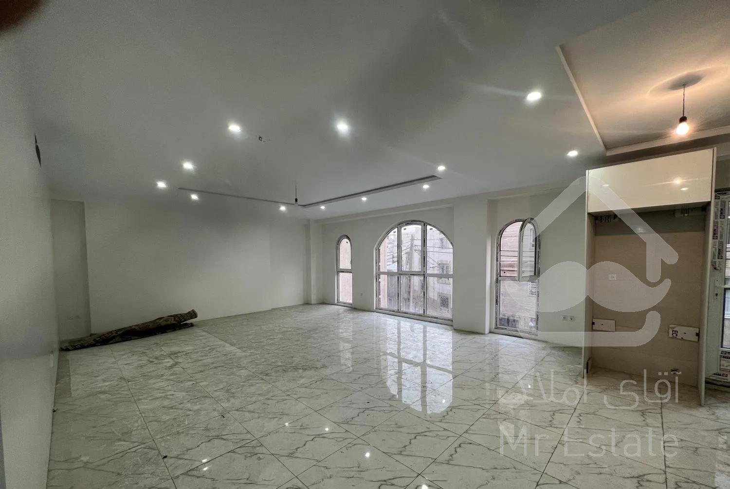 آپارتمان تک‌واحدی نوساز در تاپ لوکیشن منطقه