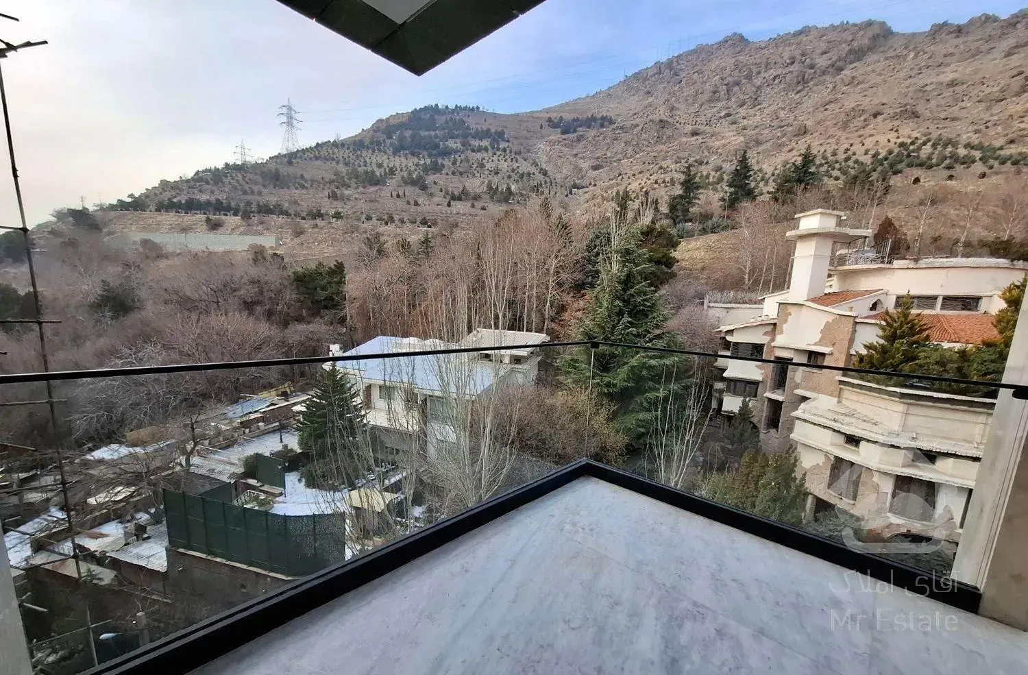 ۲۱۰ متر مشرف به زیباترین منظره کوههای توچال