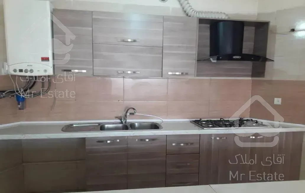 آپارتمان۱۴۵متری/روبه نما/پارکینگ اختصاصی