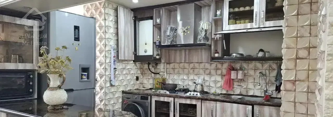 آپارتمان ۶۹ متری/ بازسازی و شیک /انباری /اسانسور