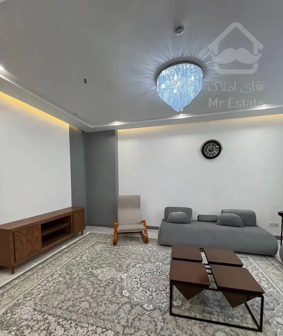 90متری/سنددار/چند قدم تا خیابان اصلی/اکبری