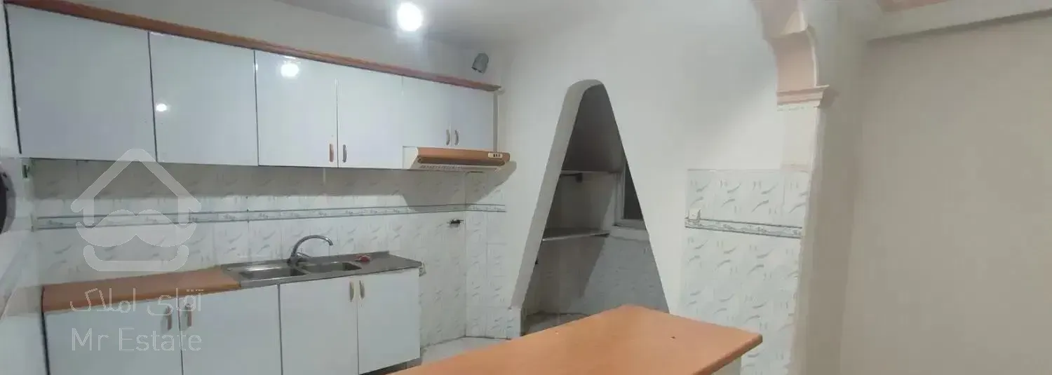 ۱۱۰ متر آپارتمان/تخلیه/دو نبش/اندیشه ۷