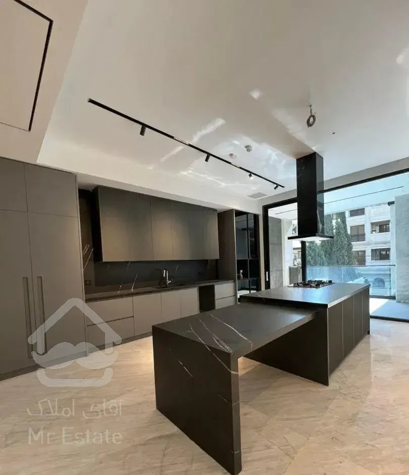 آپارتمان کامرانیه ۲۲۰ متر ۳ خواب  Vip