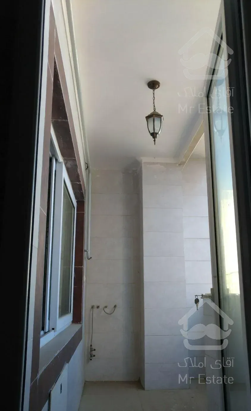 اپارتمان نوساز ۱۰۵ متری