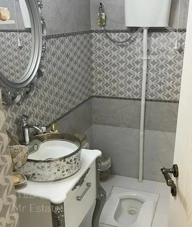 ۱۰۰ متر ۲ خواب دارای ۲ پارکینگ سندی