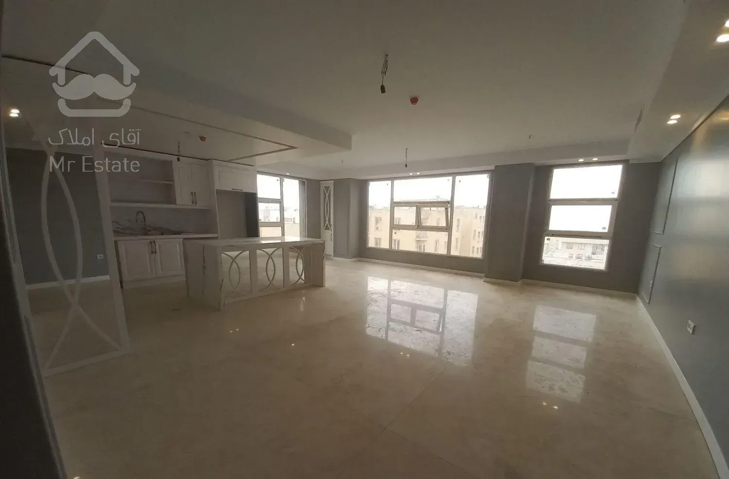 ۱۲۵ متر ۳ خواب ، مستر ، سالن پرده خور سرمایه گذاری