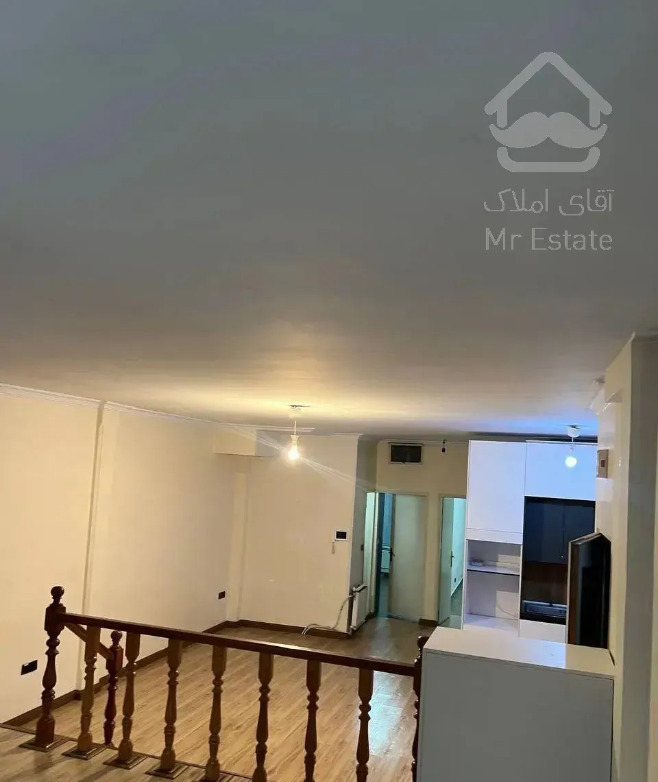 رهن اپارتمان ۹۰ متری در غرب باقری طبقه اول