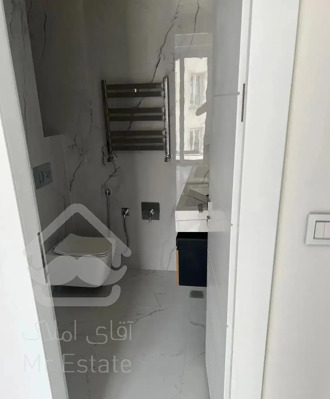 ۱۵۰مترزمین ۴۱۰متر بنا در ۴طبقه زعفرانیه شخصی