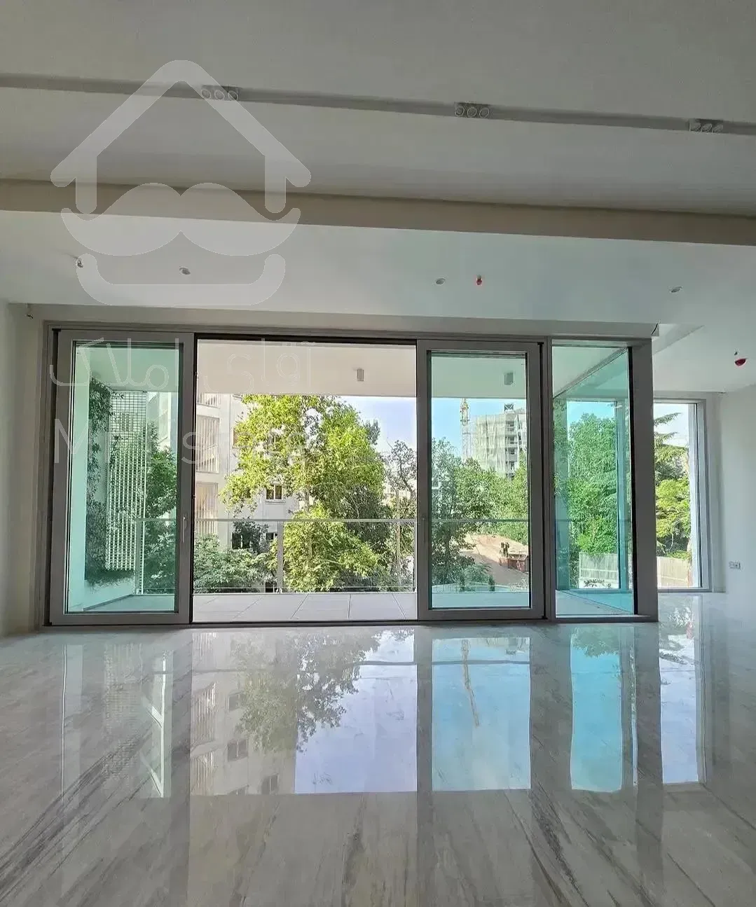 ۲۵۰ ، ۳ خواب  ،  بلوار ۲۴ متری