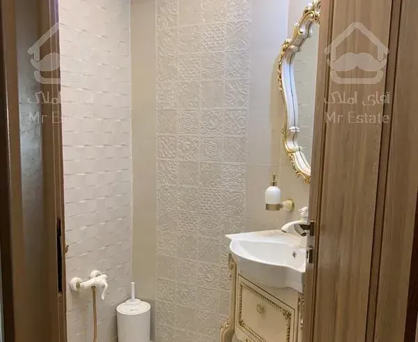 نیاوران/شمال کاخ/۱۵۰ متر/ویو‌دار/طبقه پنجم