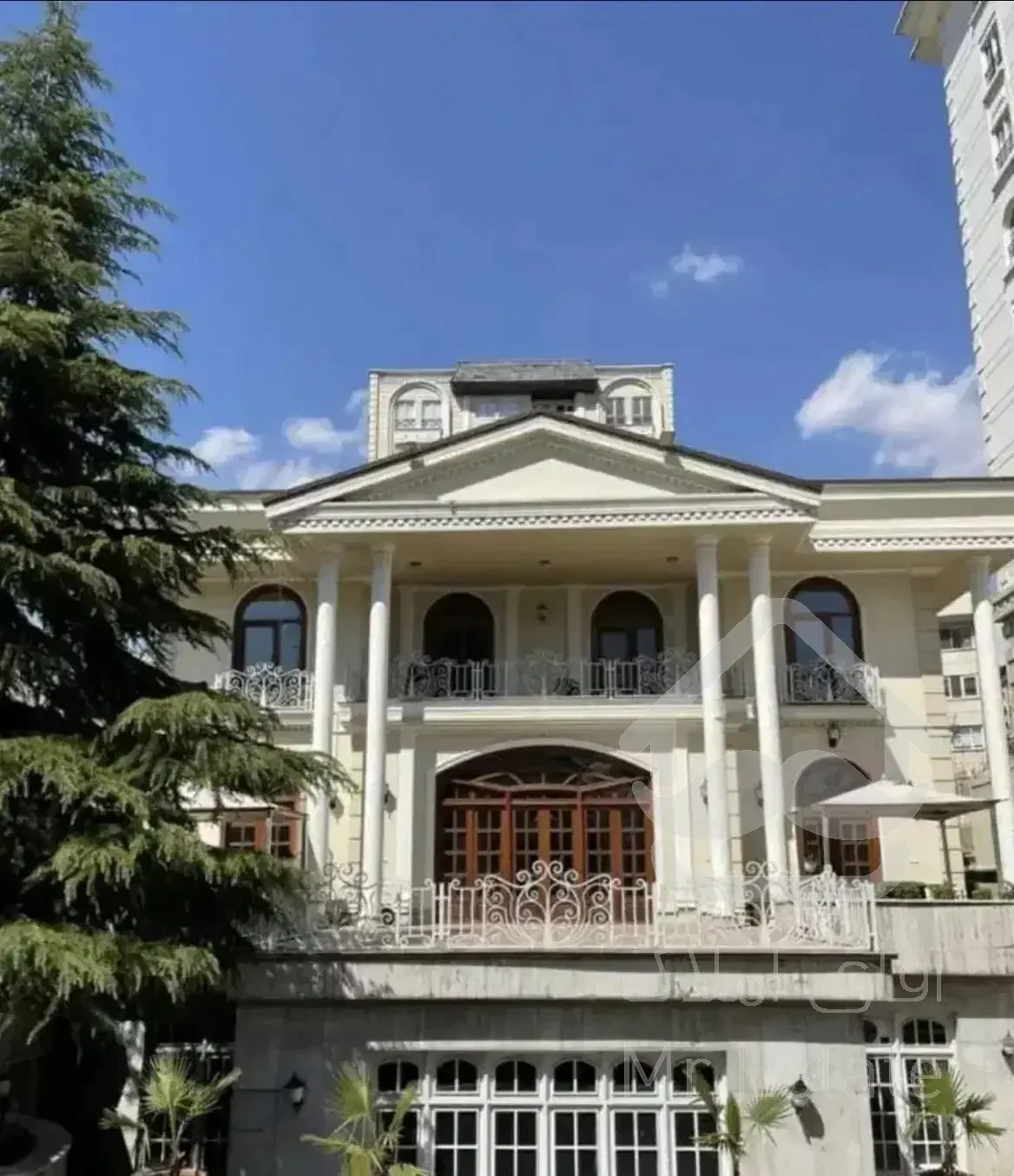 ویلایی‌شهرک‌غرب/۲۳۰متر/تریپلکس/ایران‌زمین