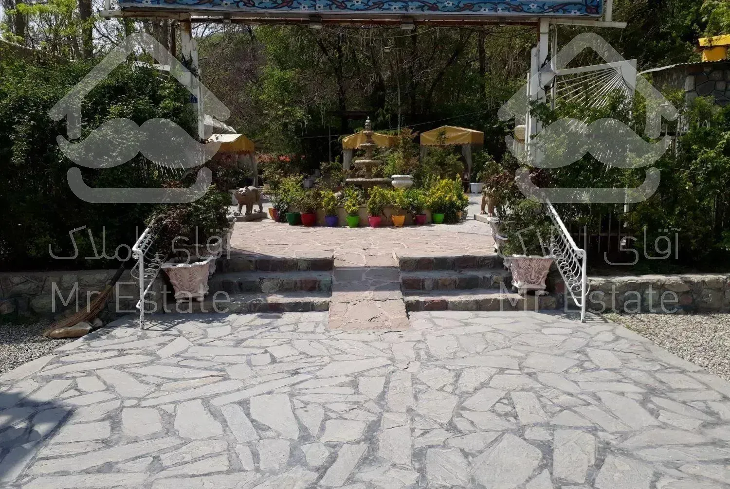 ۱۵۵۰۰متر رستوران و سفره خانه سنتی