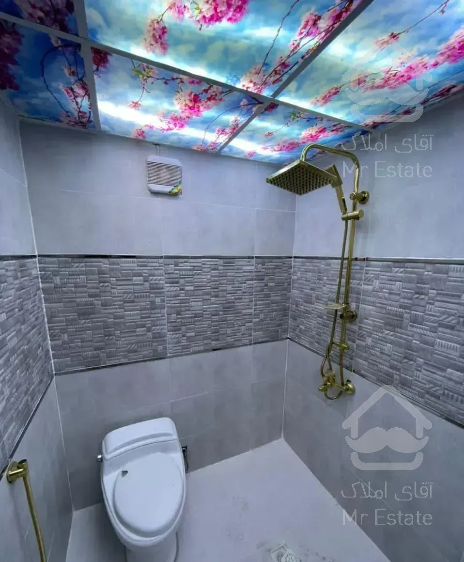 160متری فول  در میدان استقلال