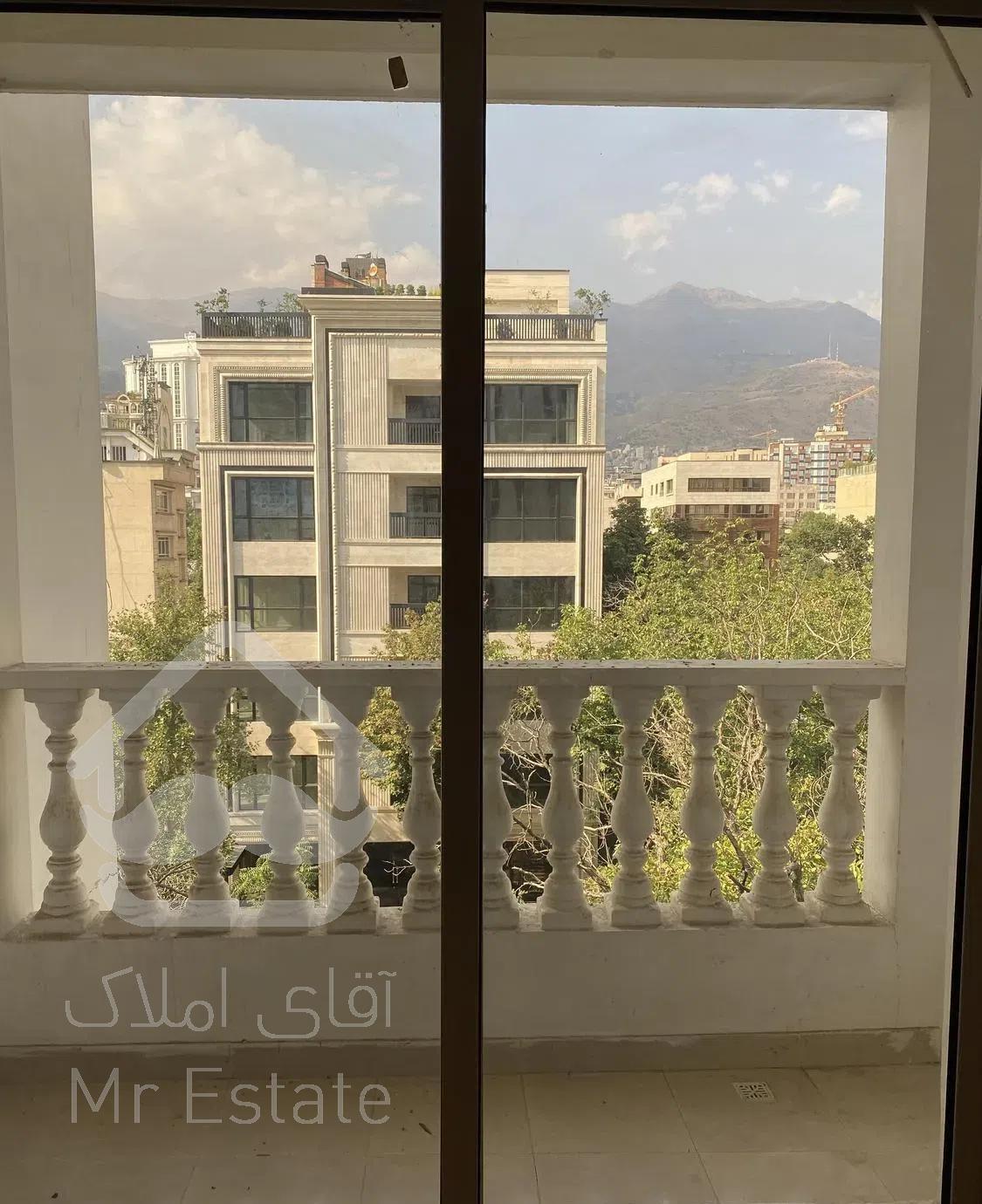 ١٩٥ متر در یکی از ساختمان های معروف فرشته