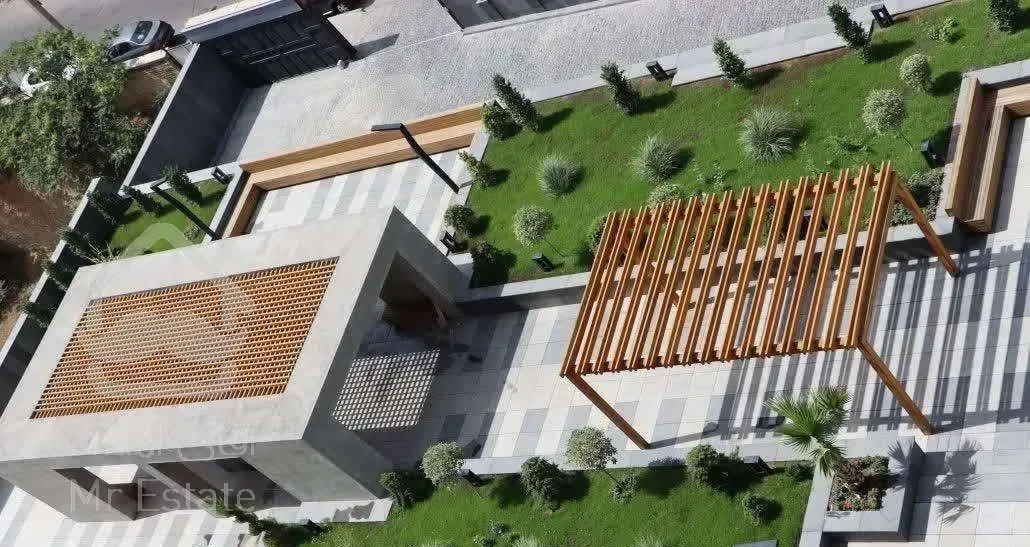 210 متر در طبقه 13 برج با چشم انداز رویایی