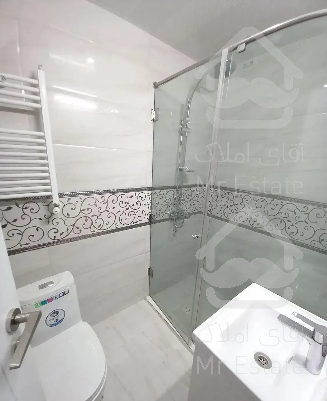 ۸۰متر/یک خواب/روبه افتاب/نوساز/اکباتان بیمه