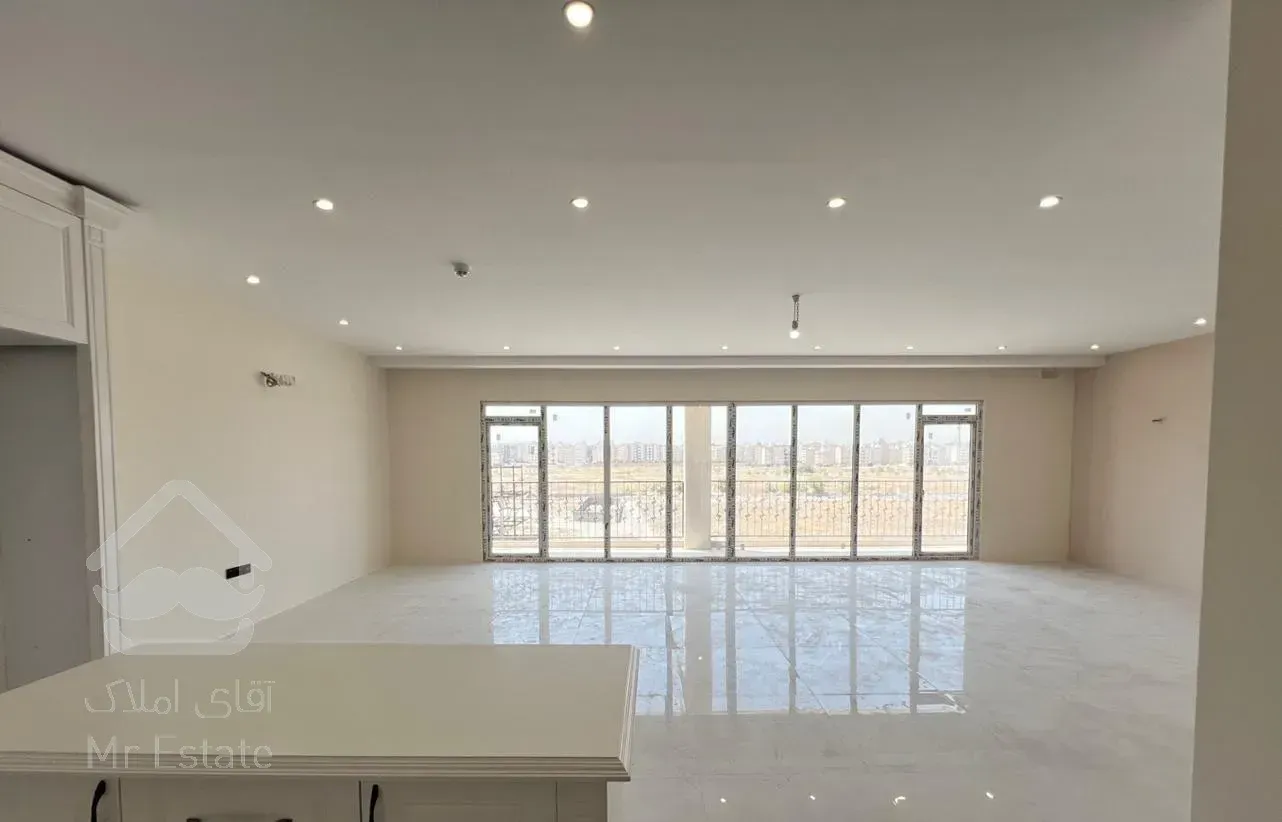 ۱۶۰متر تک‌واحدی/ نور و آفتاب بی‌نهایت/ متریال عالی