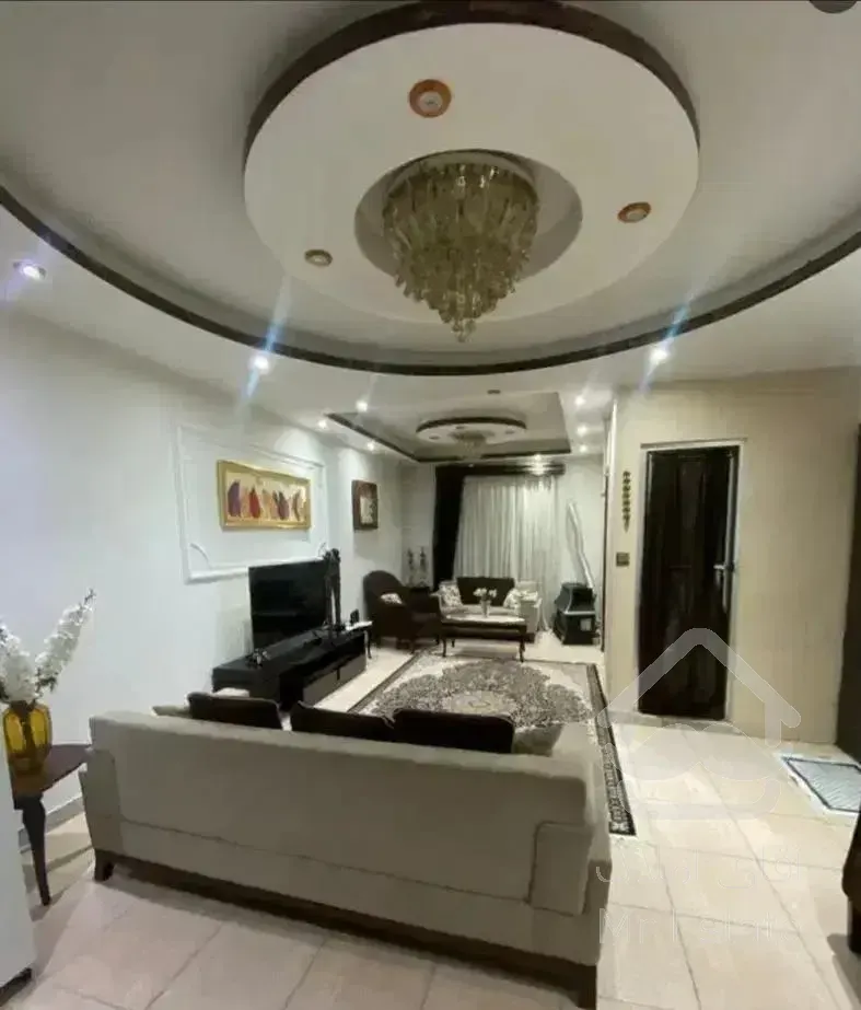 فروش واحد۸۰متری طبقه بالاحمیدیان خ رزمندگان