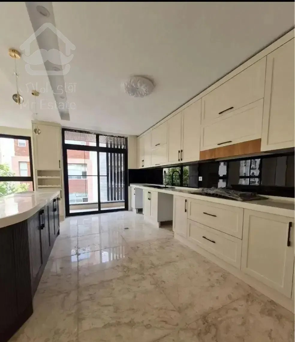 میرداماد/۲۰۰ متر/۳ خواب/مدرن/تک واحدی نوساز