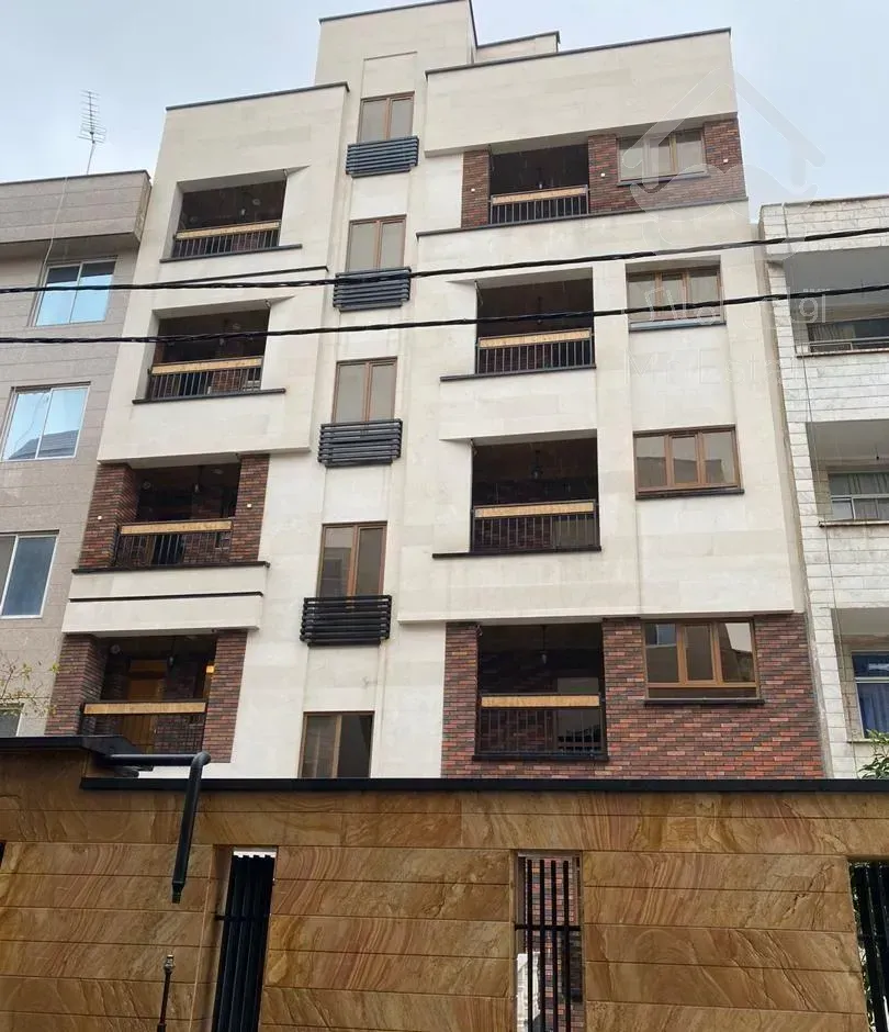 ۱۳۰ متر / توحید/ سالن پرده خور/ سه خواب