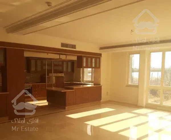 محمودیه 110 متر * غرق در نور و نوسازی شده*