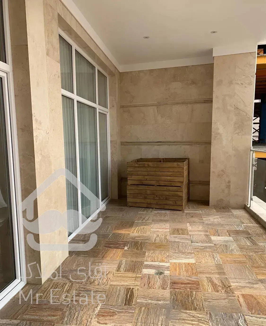 ۴۲۰ متر ((تکواحدی)) ۳۰ متر تراس سوئیت دار