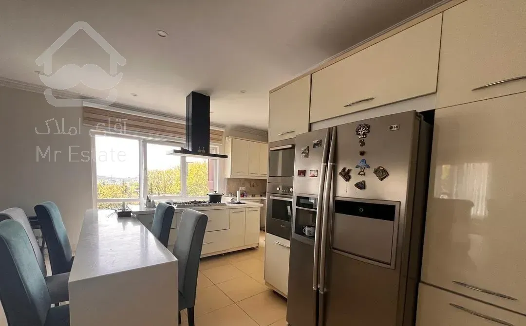 آپارتمان مدرن ژورنالی ۱۶۰ متری از سه طرف نورگیر