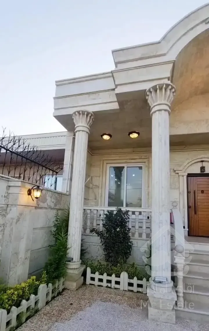 * املاک سناتـور * ویلای نوساز 250متری براسفالت