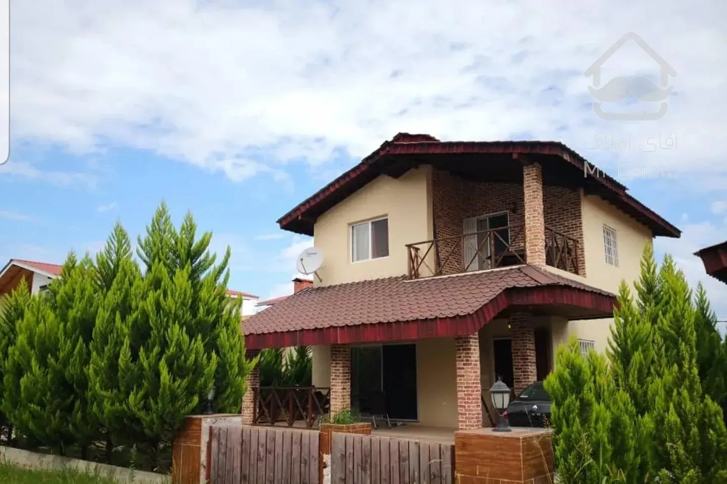 ویلا ۱۵۵ متری مبله ، شهرکی ، بر جاده ساحلی .