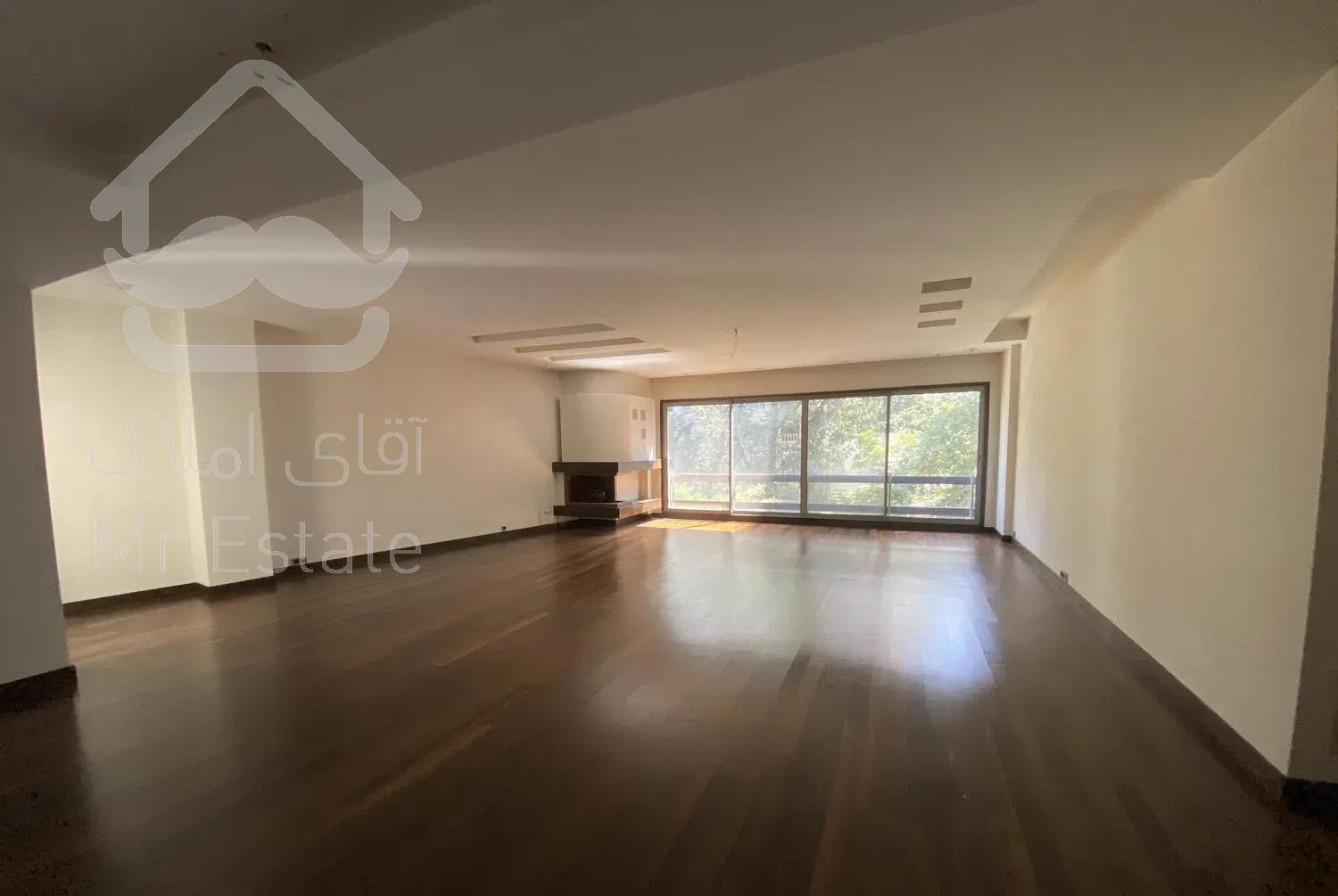 ۳۳۰ متر فرشته