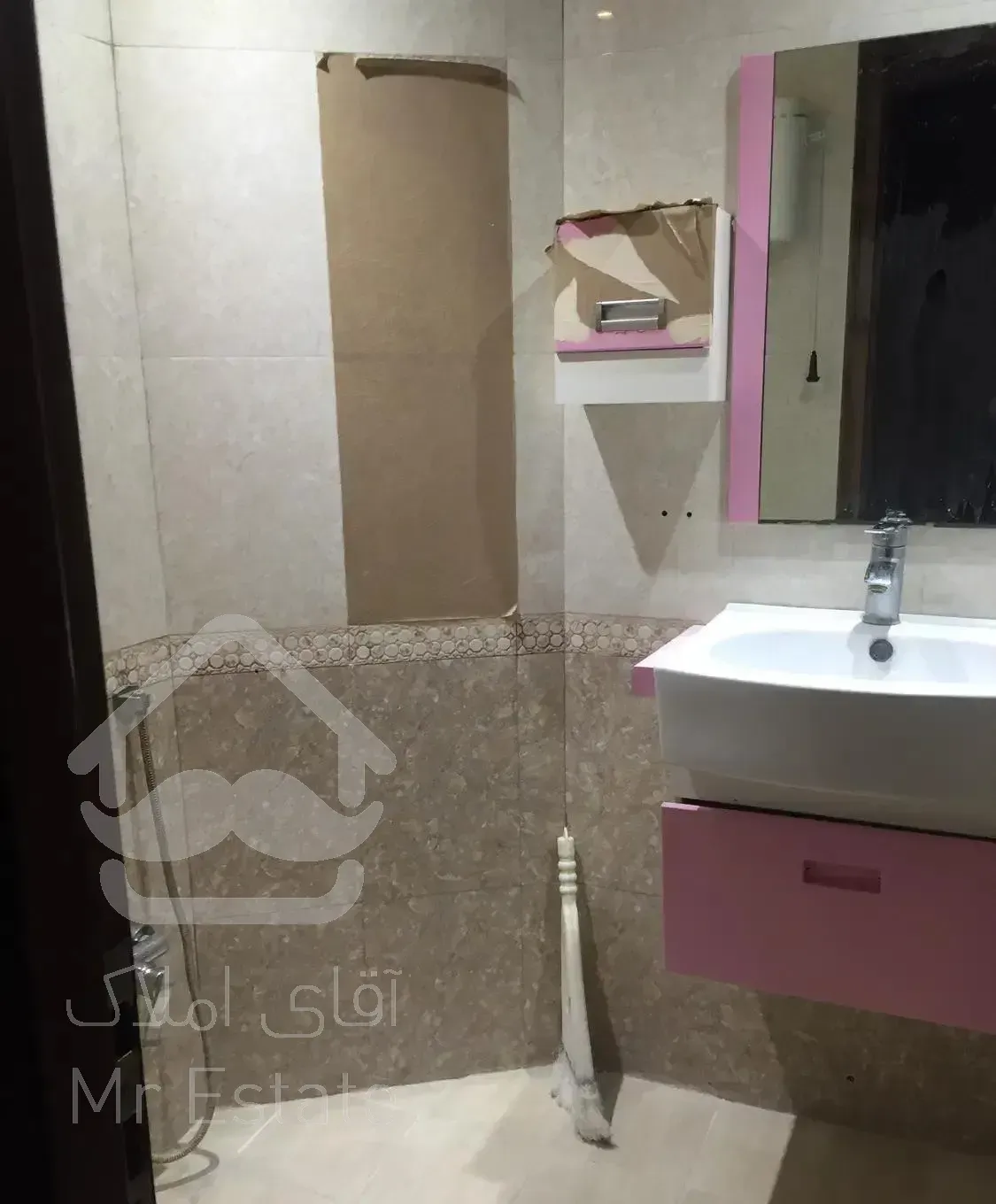 120 متری فول طبقه اول پشت حاشیه پیروزی