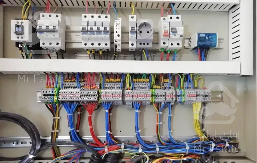 برقکار رفع اتصالی اجرای نور پردازی کابینت دوربین