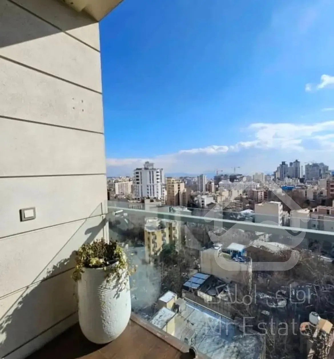 واحد ۲۹۰ متری ۴ خوابه ویو ابدی