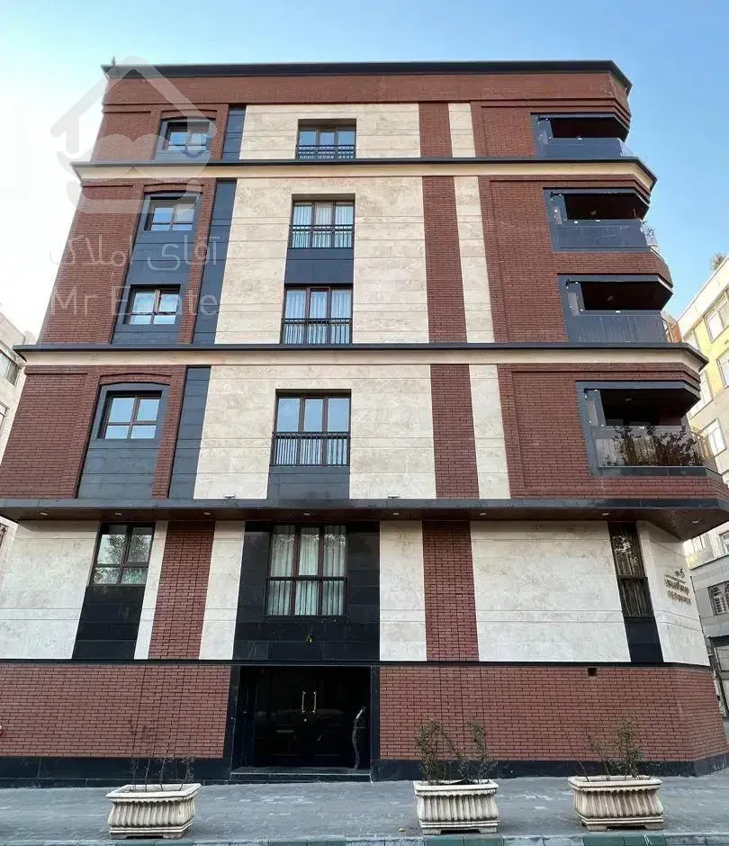 آپارتمان ۱۳۰ متری دو خواب بهجت آباد