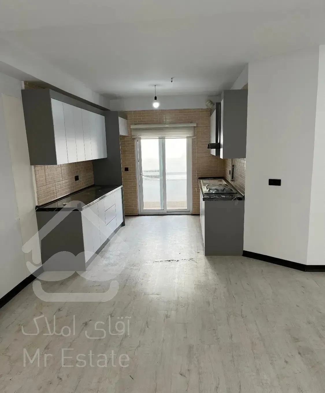 آپارتمان ۱۳۰متری سه خواب ولیعصر۱ بابلسر