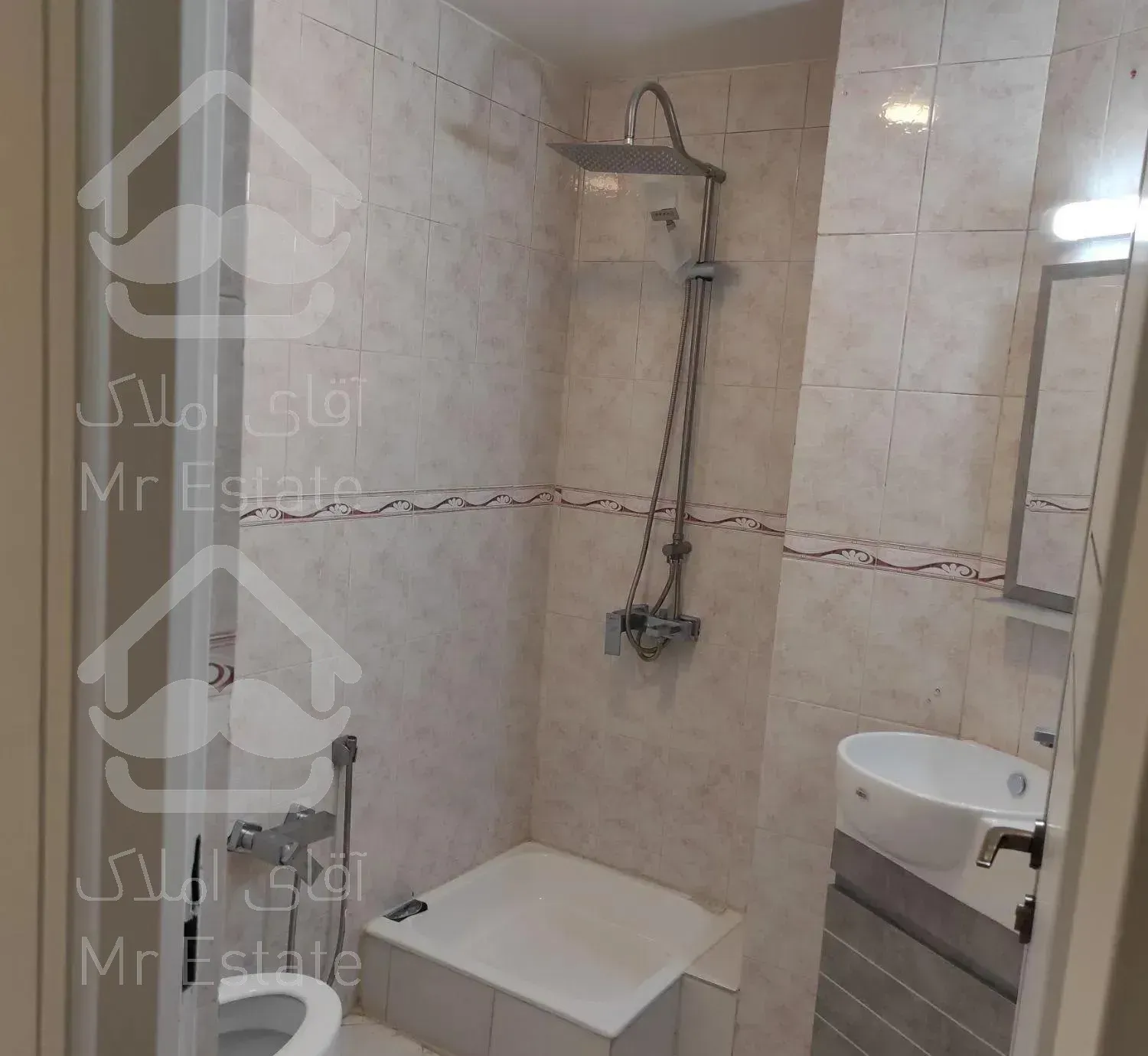 120متری 2خواب ،دیباجی جنوبی