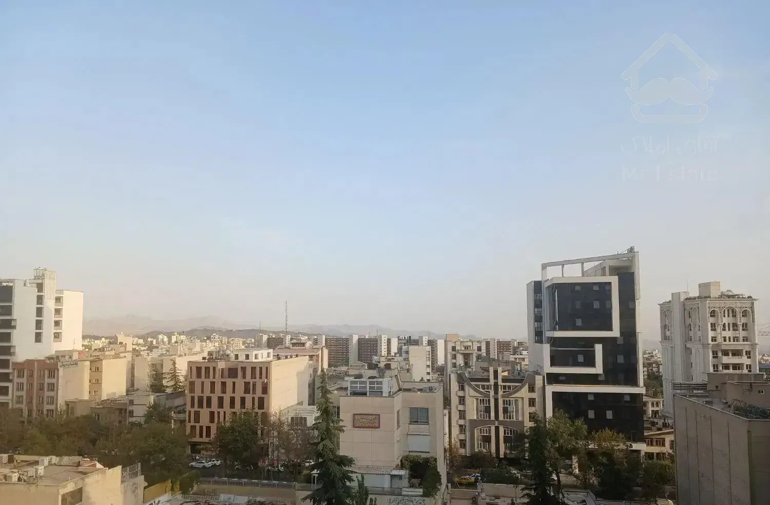 180 متر / بالاترین طبقه در منطقه / 3 خواب