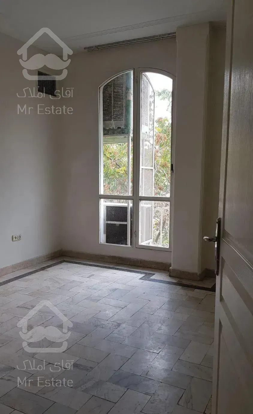 آپارتمان ۱۴۰متری ۳خوابه روبه آفتاب بالکن دار شیک