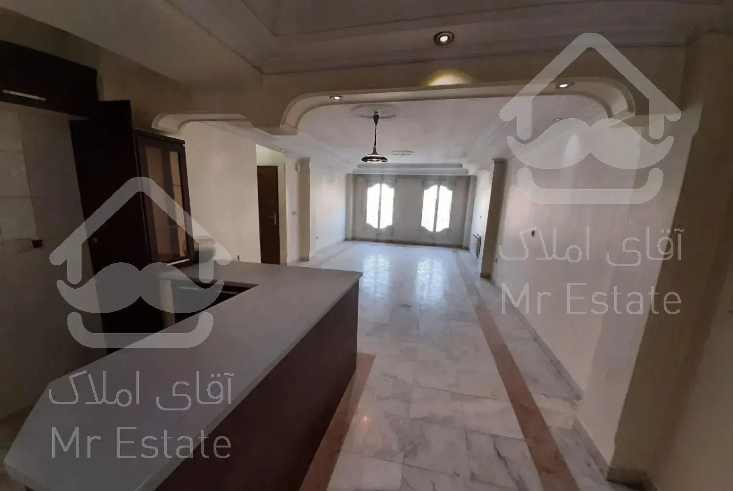 آپارتمان ۱۰۶ متری . دو خواب . سالن پرده خور