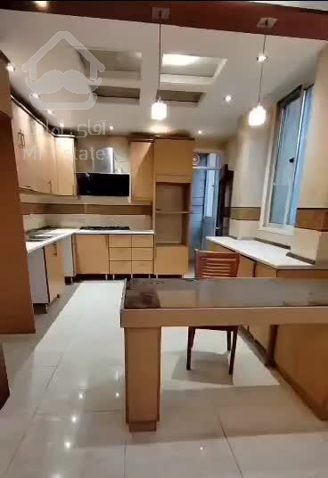 ۱۱۱متر دوخواب  فرعی دنج بلوار کاشانی