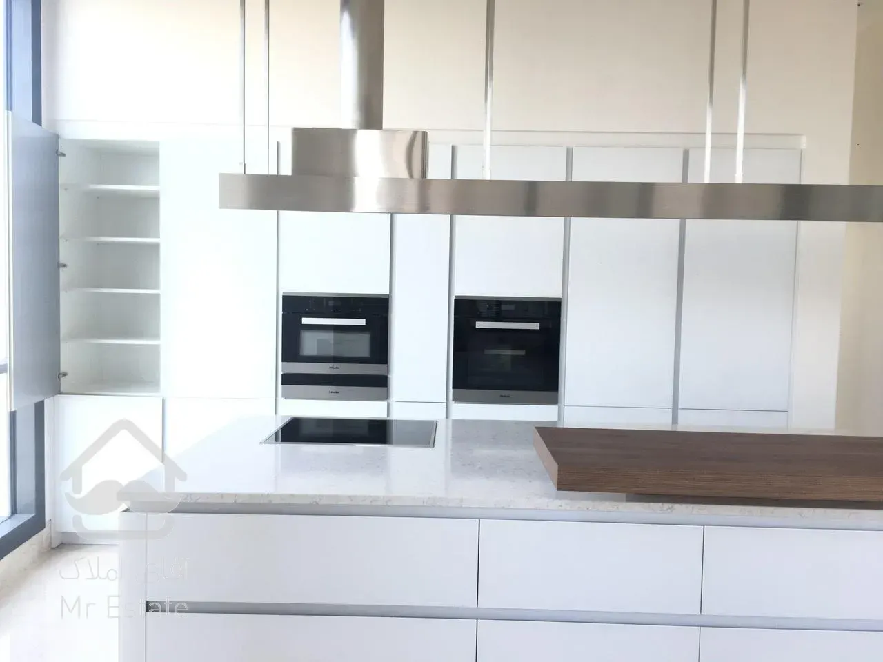 نیاوران، ۴۳۰ متر لوکس ترین سازه شمیران