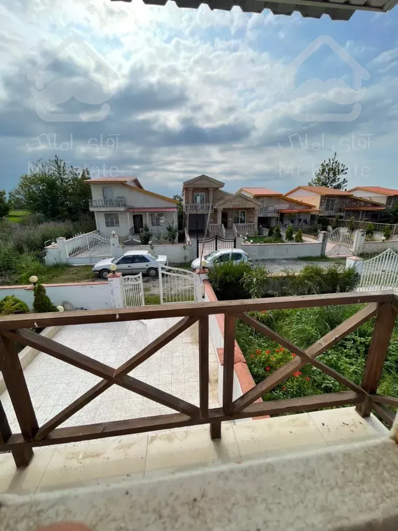 ویلا نیم پیلوت 200متری. شهرکی. غیربومی. نزدیک به دریا
