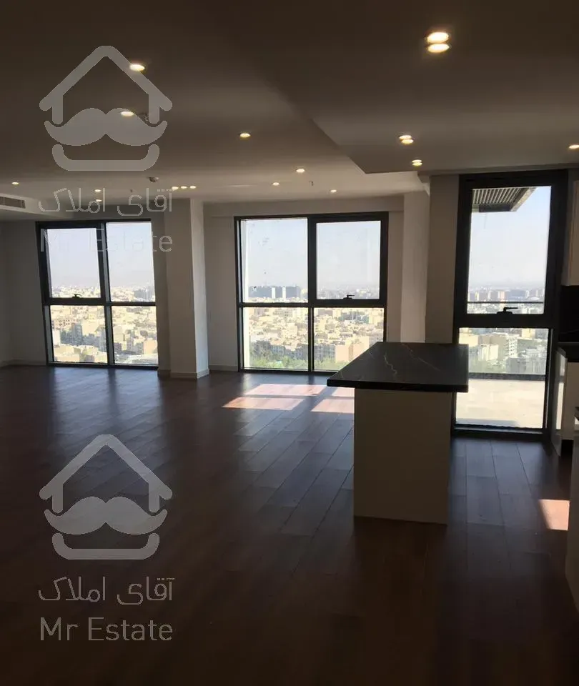 ۲۴۰ متر همراه سه تراس ۱۲ متری برج دوقلوی میکا