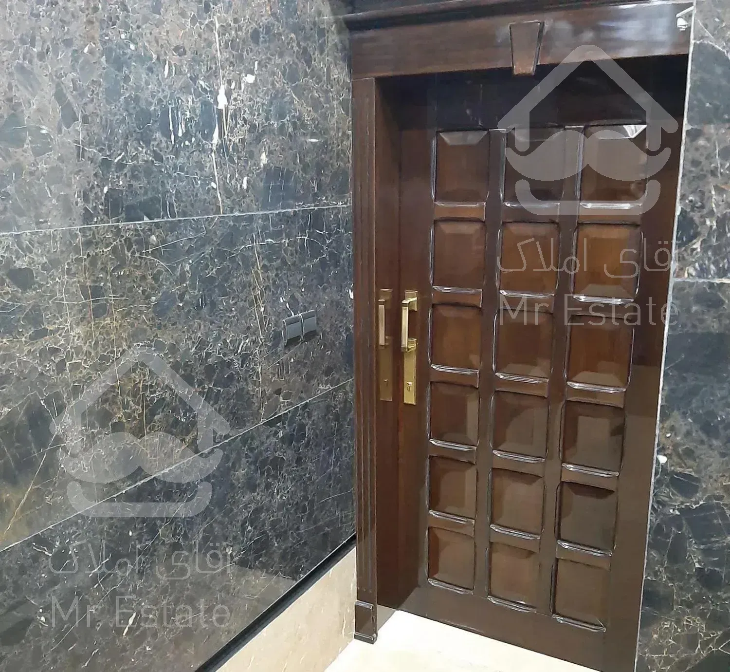 ۱۳۰ متر ویو و نور